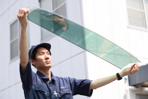 当社が作成した有機薄膜太陽電池 当社が作成した有機薄膜太陽電池